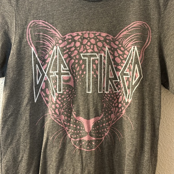Def Tired graphic short sleeve size small - Picture 2 of 5